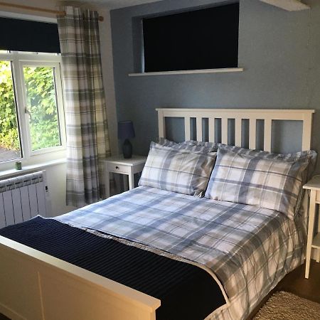 Lovely Ground Floor Apartment In Quiet Village Exeter Luaran gambar