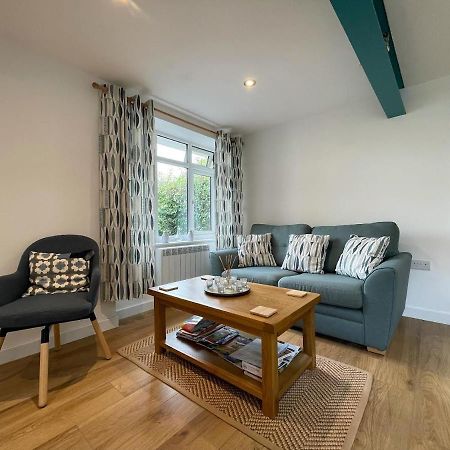 Lovely Ground Floor Apartment In Quiet Village Exeter Luaran gambar